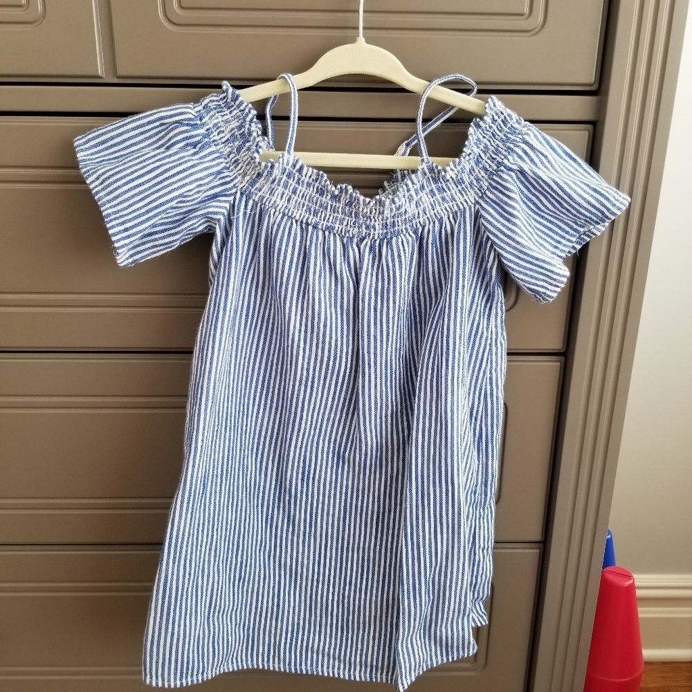 Girls dress